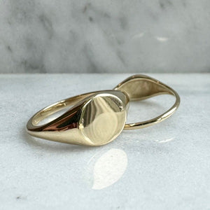 
                  
                    Load image into Gallery viewer, Marlowe Signet Ring | Ready To Ship
                  
                