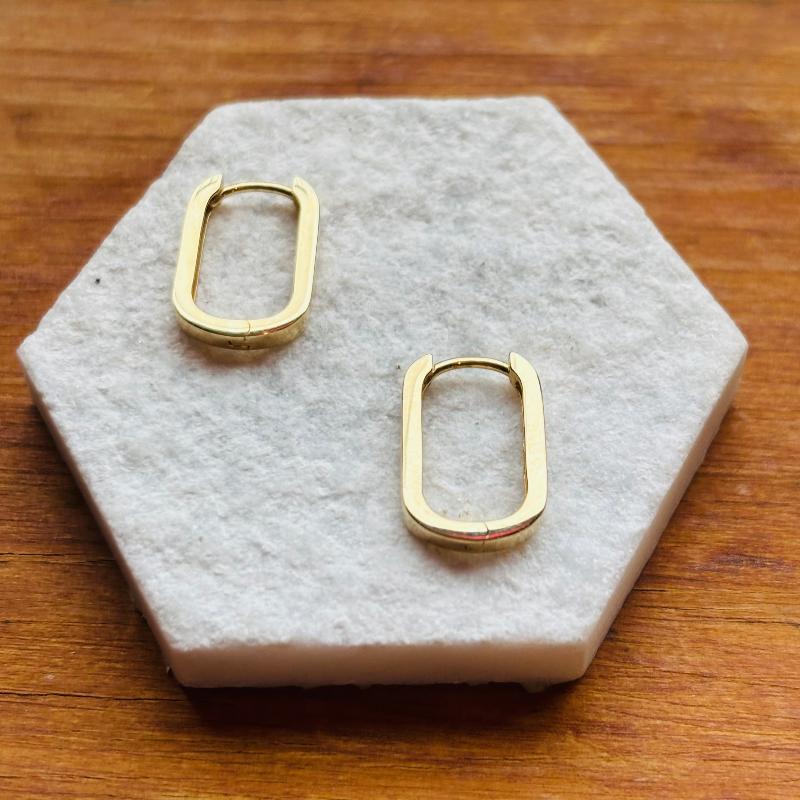 These 14kt yellow gold Brisa Huggies are so dainty and cute! They are perfect for wearing on their own or for stacking on your ears!