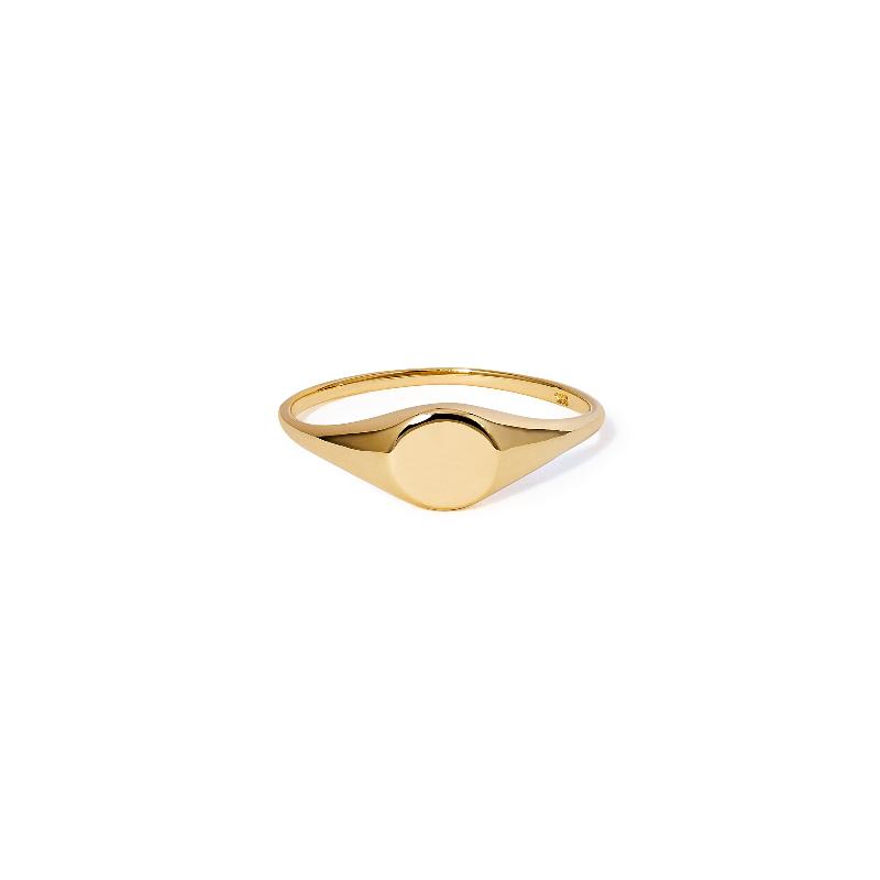 Made of solid 14 kt gold, our classic style signet ring never goes out of style. Wear it with a blank face or choose a script letter to add your own a personal touch. Either way, you can't go wrong.&nbsp;